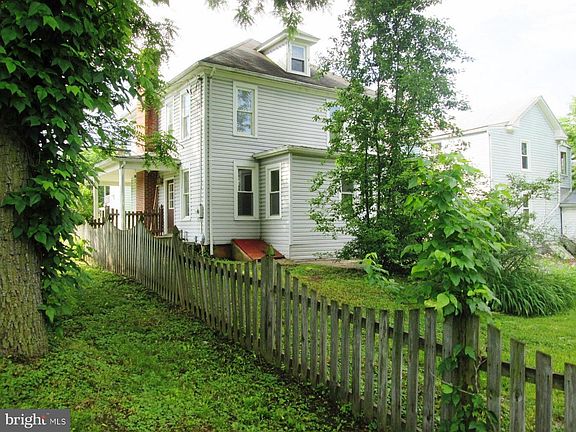 3rd image of 17130 Virginia Ave