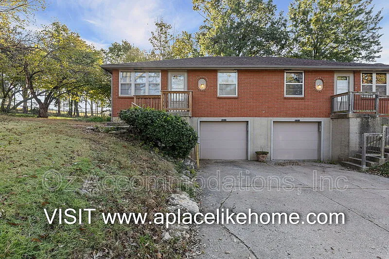 2 bed, 1.0 bath, 1000 sqft, $1,295 — Photo 1