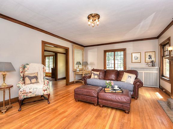 4th image of 4904 W Woodlawn Ct