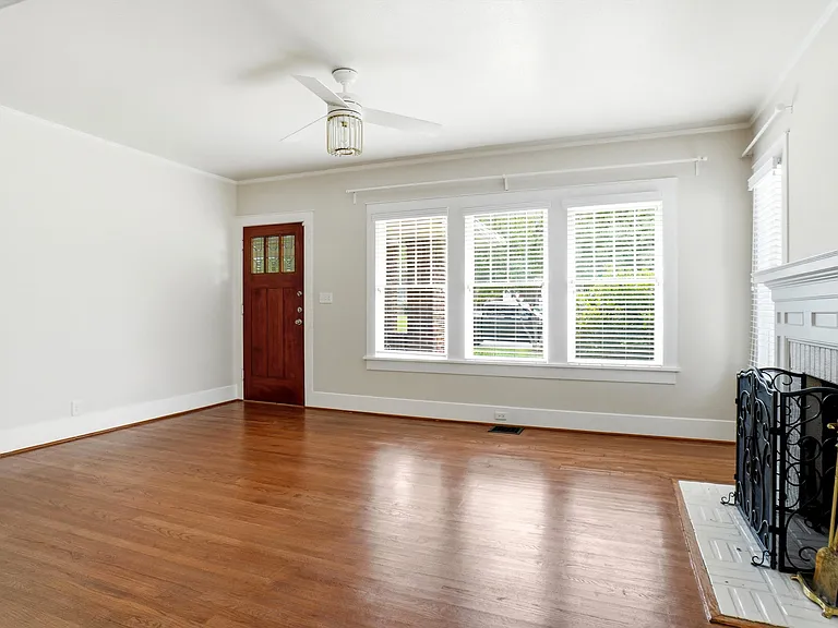 2615 Cockrell Ave — Photo 5