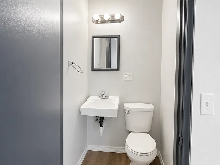 703 Woodford Ave N #3A — Photo 23