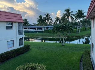 29 Saxony Cir #A, Delray Beach, FL 33446