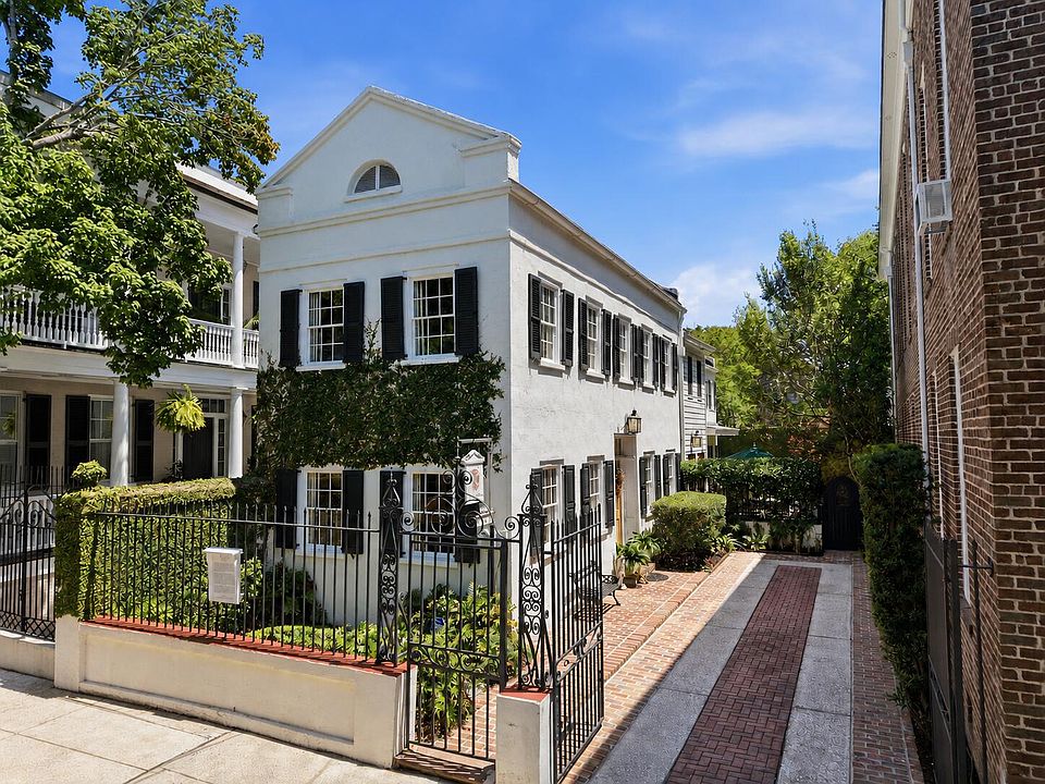 1st image of 35 Wentworth St