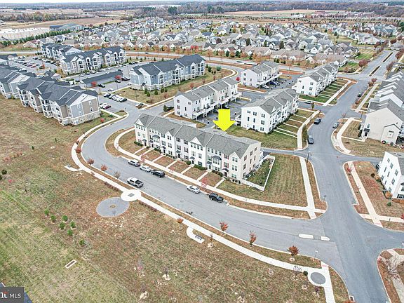 3rd image of 335 S Parkway Dr