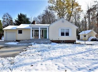 15863 Hemlock Rd, Chagrin Falls, OH 44022