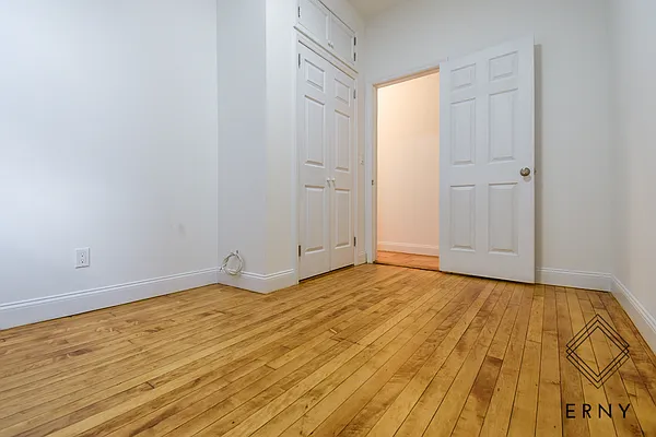 Rented by ERNY LLC | media 12