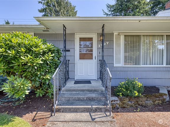 3rd image of 1427 S Ferdinand Drive
