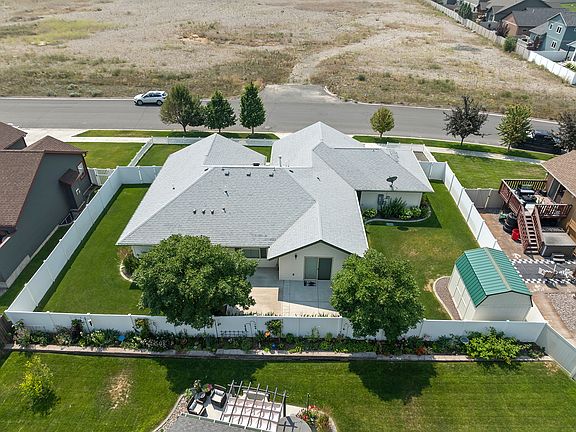 2nd image of 1010 Wolf Rd