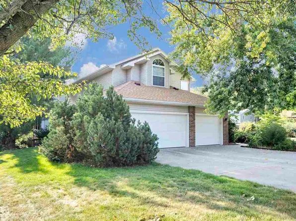 1501 Oak Lake Park Rd, Coralville, IA 52241