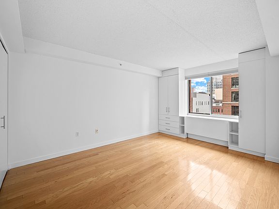 5th image of 555 W 23rd St APT S10j