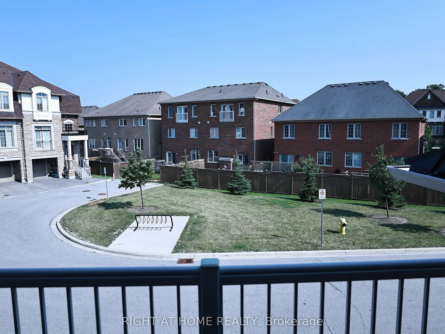 4 bed, $3,200 — Photo 2