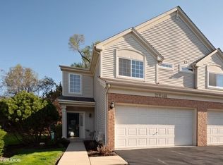 966 Tanager Ct, Lombard, IL 60148