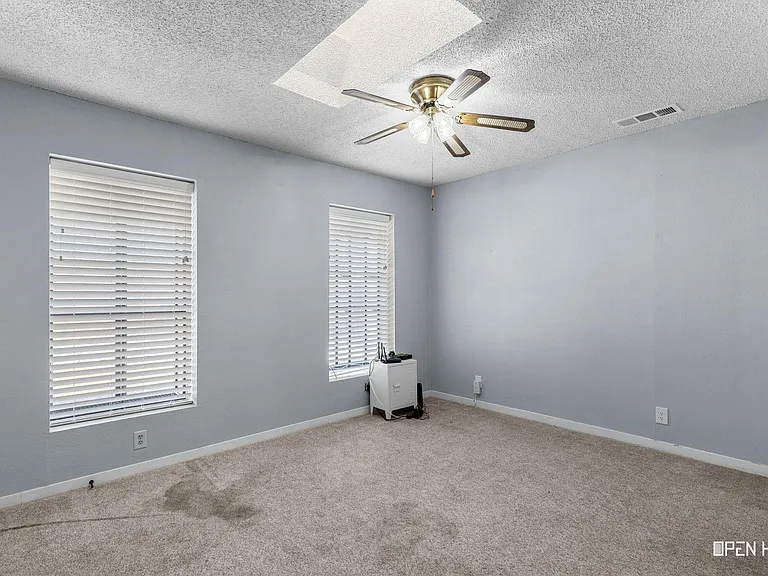 2810 Fleming Rd — Photo 24