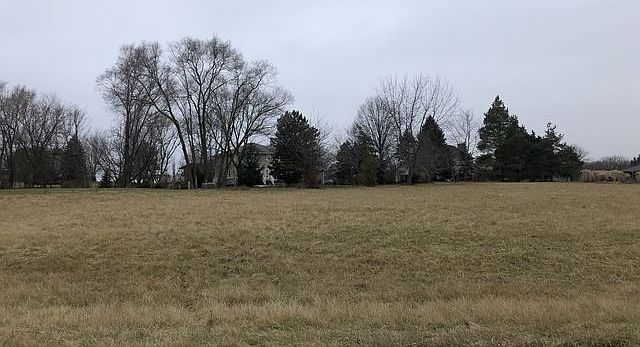 1st image of 7 Lancelot Ln