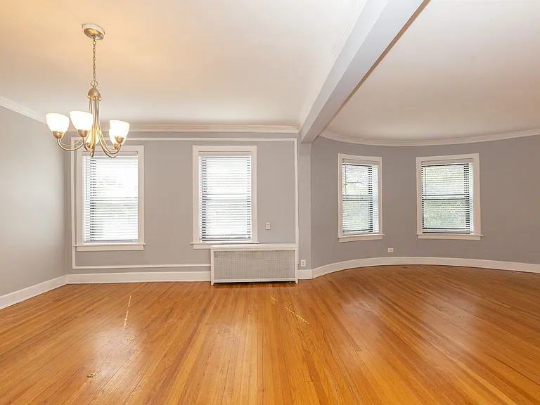 800-810 Michigan — Photo 12