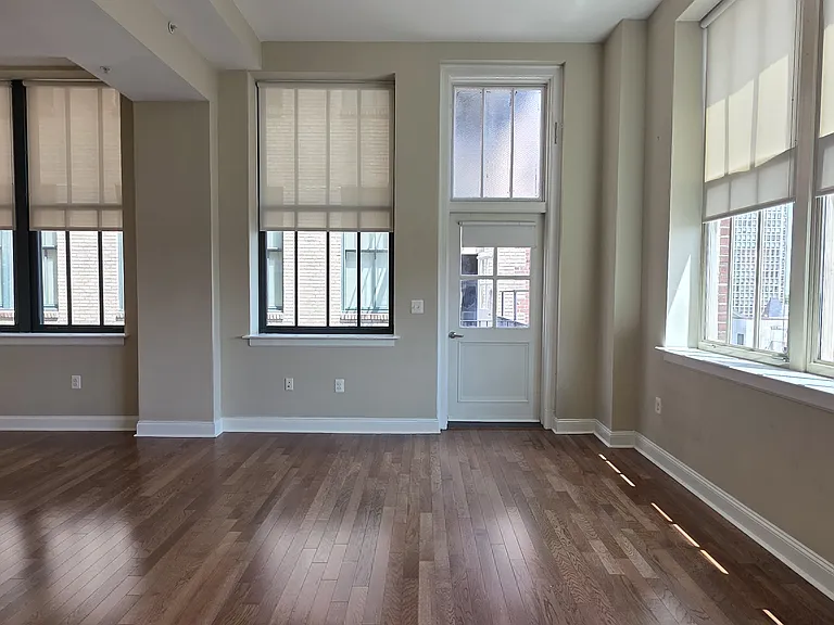 314-22 Walnut St #503 — Photo 14