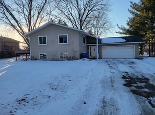 1465 Cottonwood Rd, Saint Cloud, MN 56303
