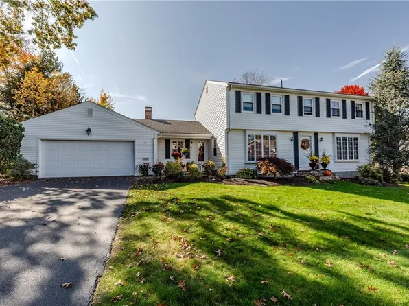46 Larkspur Dr, Cranston, RI 02920