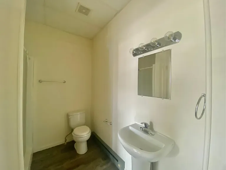 109 S Vine St #105 — Photo 7