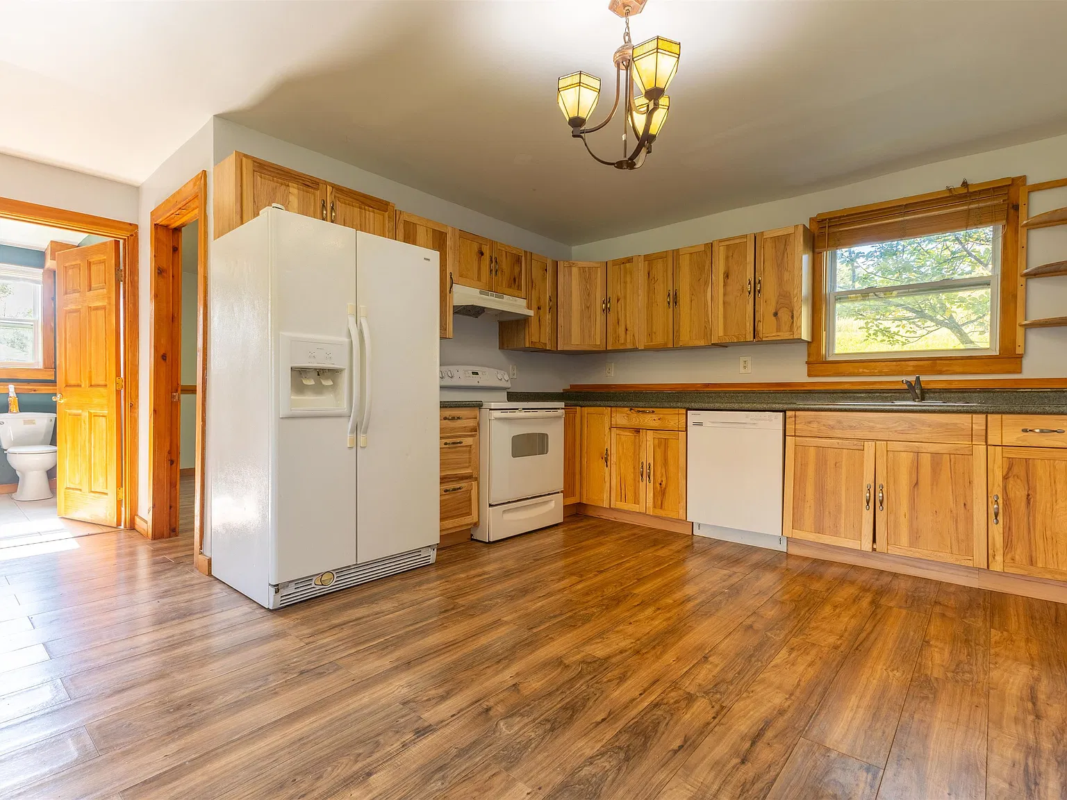 2 bed, 1.0 bath, 635 sqft, $1,900 — Photo 1