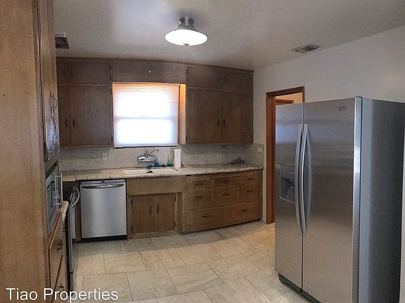 5th image of 10231 Russett Ave