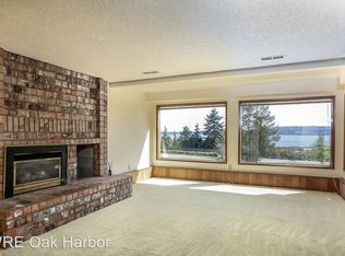2371 Strawberry Ln, Oak Harbor, WA 98277