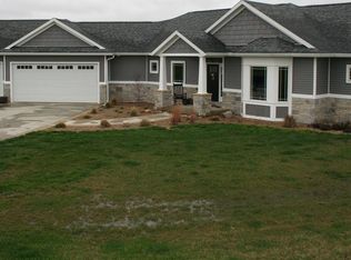 390 Grebner Rd, Metamora, IL 61548