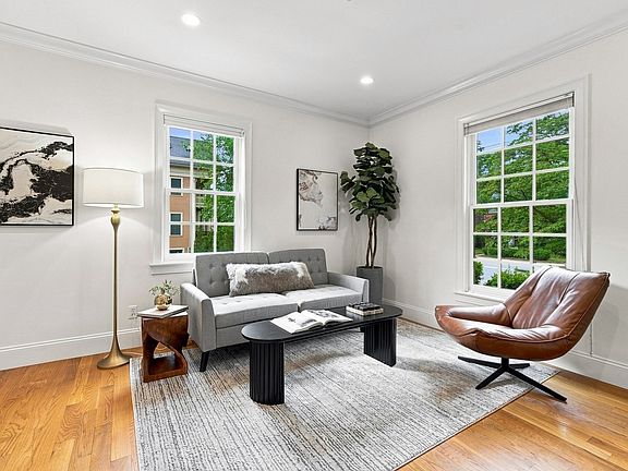 3rd image of 426 Main St Unit 1