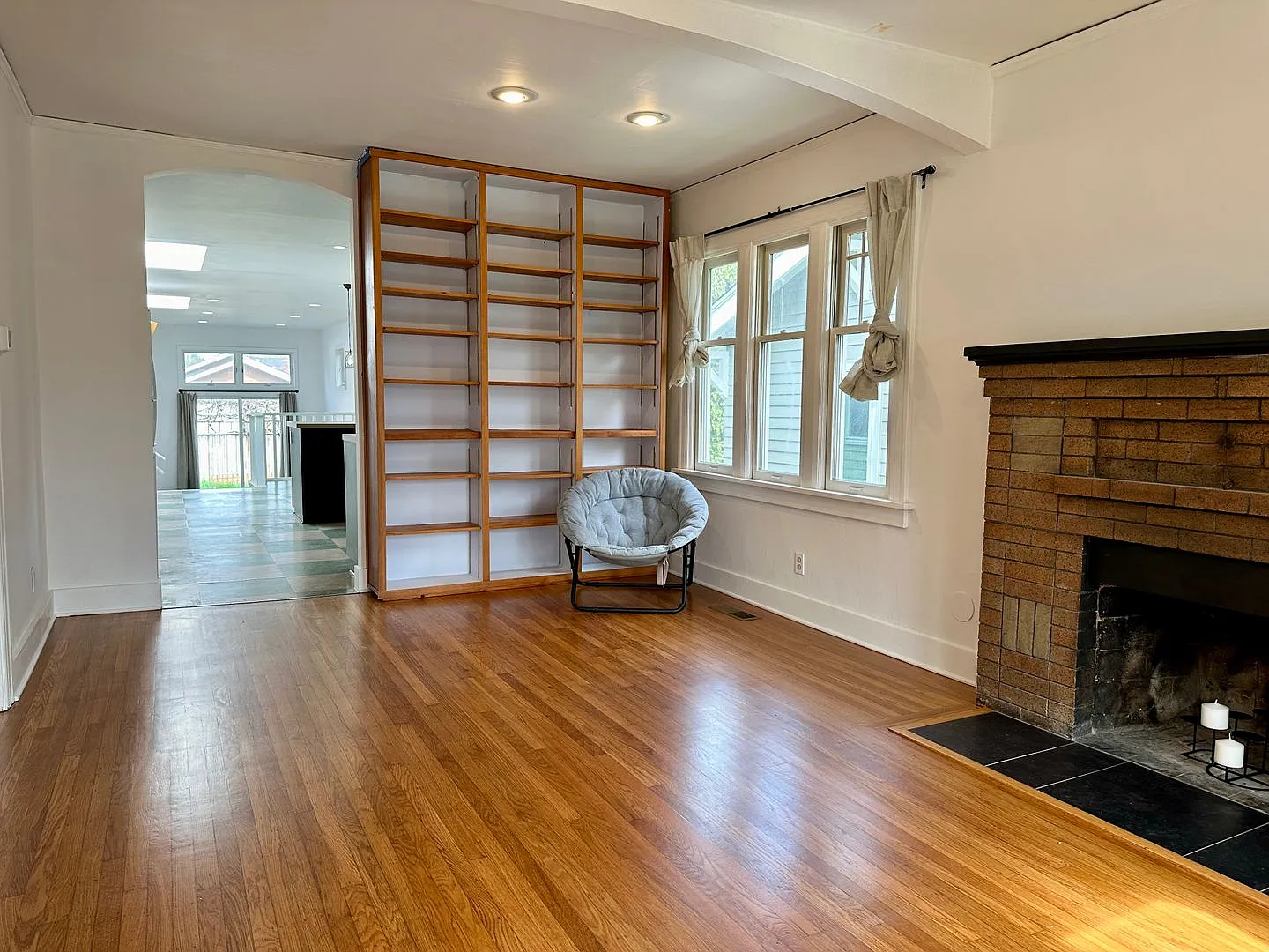 Charming 4-Bedroom Home in Phinney Ridge. Pets welcome! — Photo 4