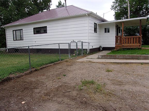 3rd image of 223 2nd Ave SE