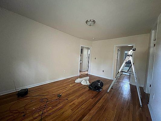 5th image of 46-13 Skillman Ave APT E26