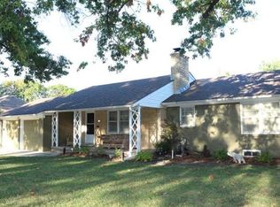 225 S Ridgewood Dr, Wichita, KS 67218