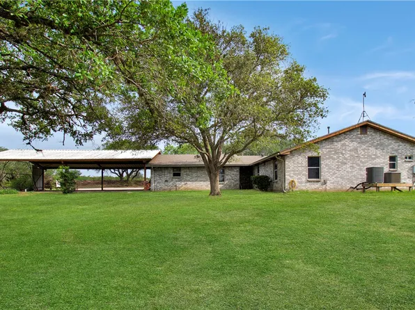 164 Bob White Trl, Beeville, TX 78102