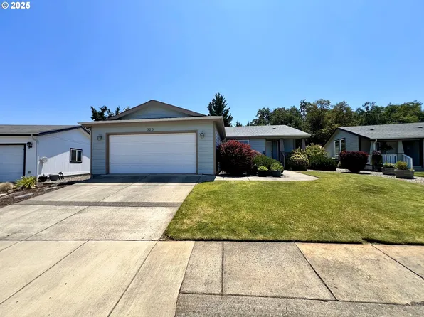 325 Littlebrook Ln, Roseburg, OR 97471