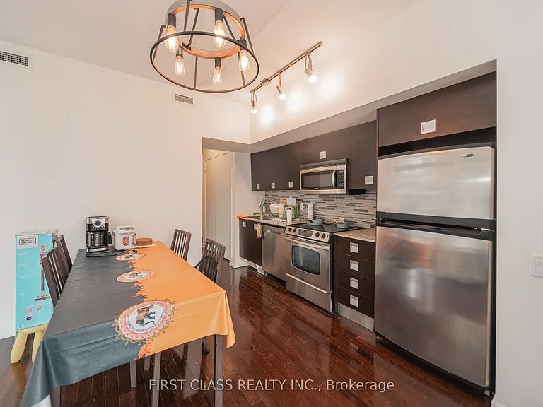 33 Charles St E #1409 — Photo 5