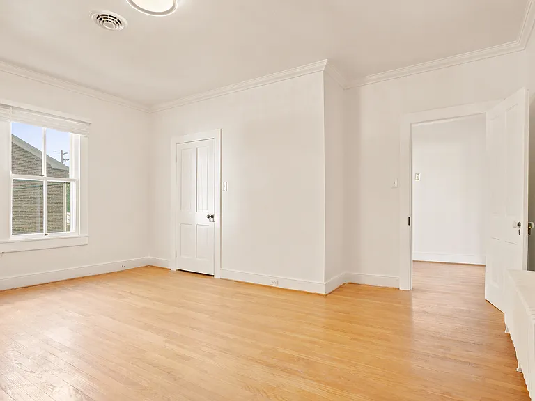 209 N Washington St — Photo 33