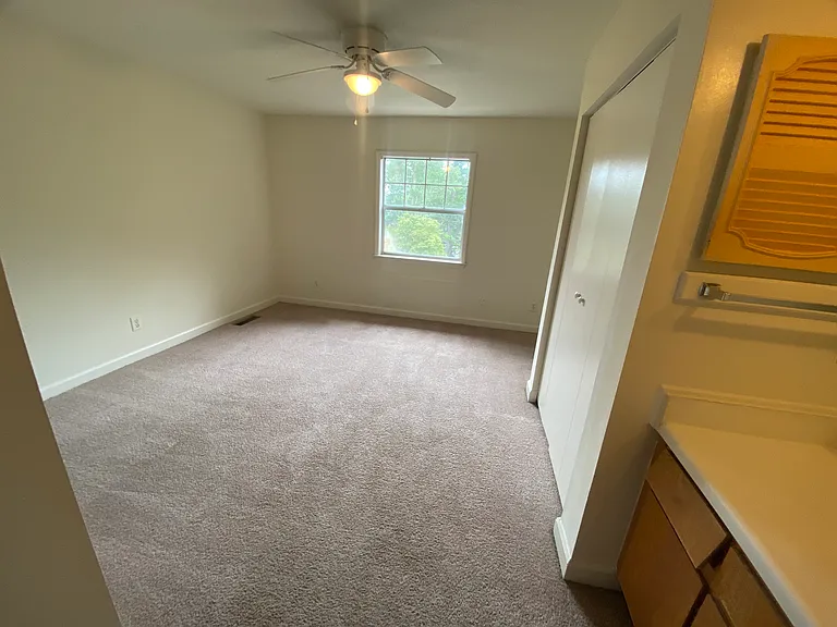 Avery Close Condominiums — Photo 83