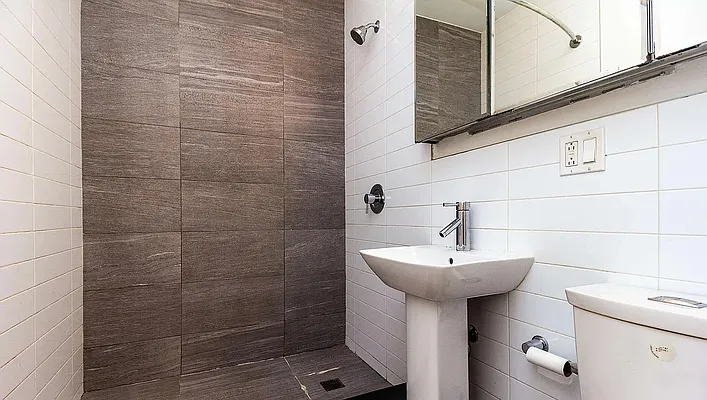 Rented by The Property Firm | media 7