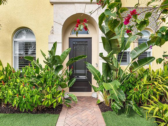 2nd image of 100 Via Floresta Drive