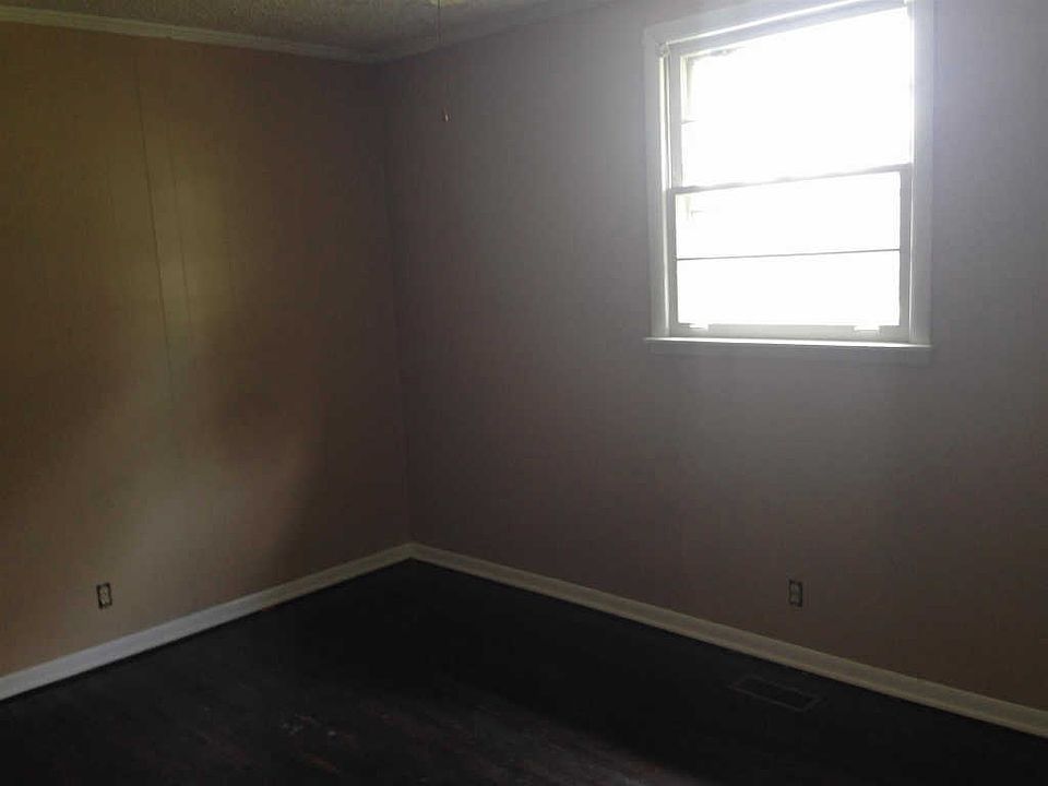 2nd image of 317 Isaac Dr