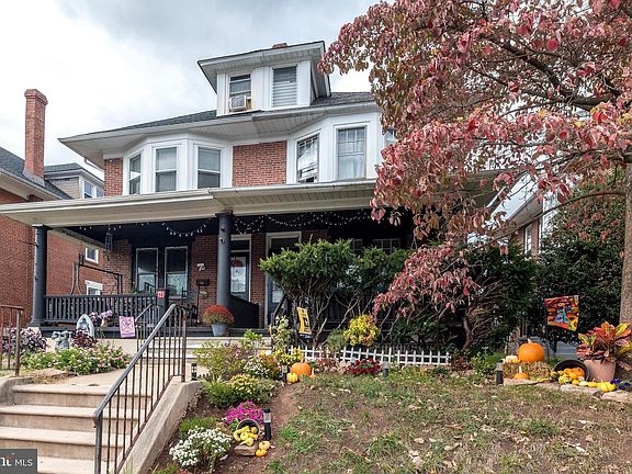 4th image of 725 Noble St