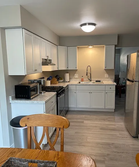 1242 Hollywood St NE — Photo 4