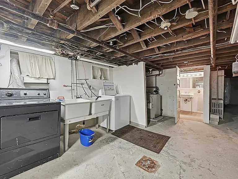 628 Edmond St — Photo 22