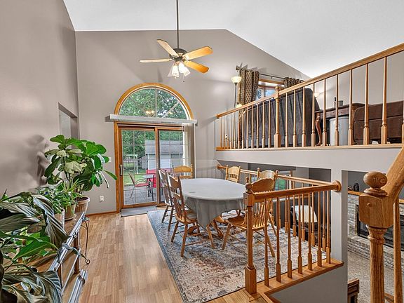 3rd image of 4022 Villa Rd NW