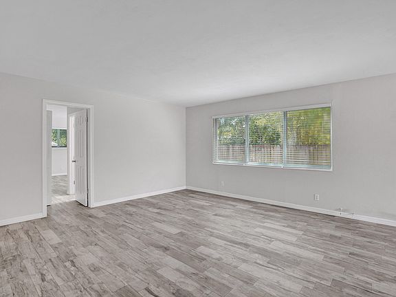 2nd image of 115 SW 1st Ave APT 1