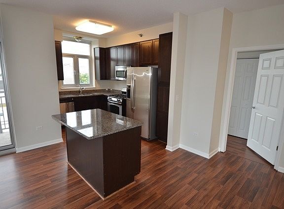 3rd image of 1134 W Granville Ave APT 604