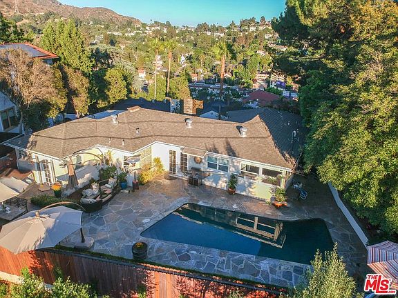 3rd image of 3363 Charleston Way