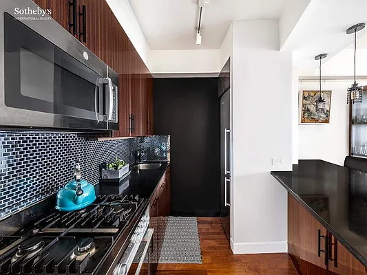 Sold by Sotheby's International Realty | media 15