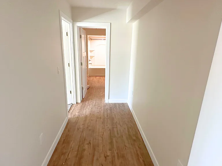 Le Mars 38-Unit (Royal Park Apartments) — Photo 5