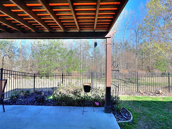 5th image of 1040 Delcove Way